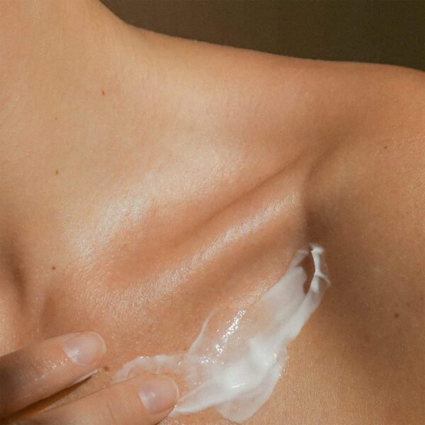 Summer Fridays Summer Silk Nourishing Body Lotion - Hydrating Body Lotion with Hyaluronic Acid, Shea Butter, Grapeseed Oil, and Cocoa Butter - Non-Greasy Moisturizer for Dry Skin (6.7 Fl Oz)