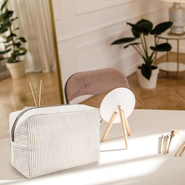 GFU Cosmetic Bags for Women, Seersucker Cosmetic Bag, Travel Toiletry Stripe Makeup Bag, Large Women Aesthetic Organizer Storage Pouch, Girls Handbags Purses, brown