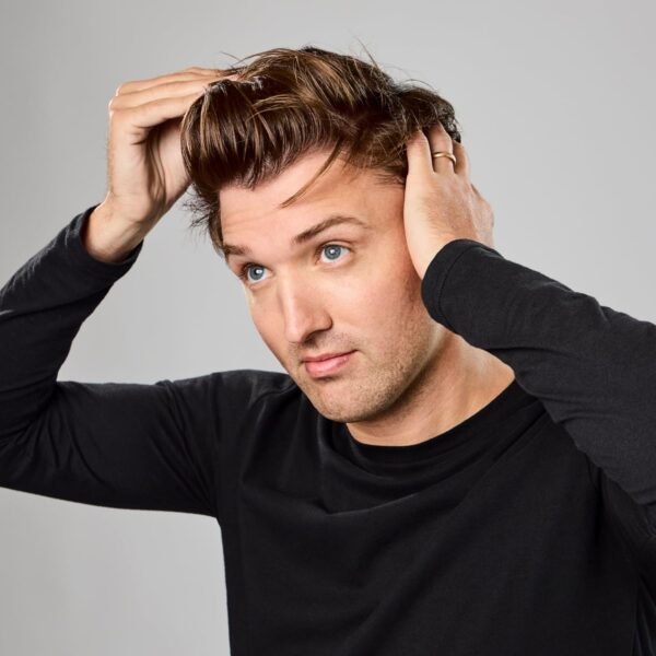 Bumble and bumble. Sumotech Flexible Hold Cream Solid | Pliable Texture, Flexible Hold + Lo-shine Finish | Wavy, Straight, 1.5 Ounce