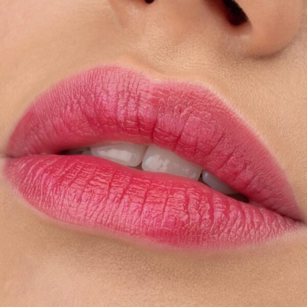 815MfEVrJUL._SL1500_.jpg essence | What a Tint! Lip & Cheek Tint | Long-Lasting Liquid Blush & Lip Stain | Non-Sticky & Kiss-Proof | Vegan & Cruelty Free (01 | Kiss from a Rose)