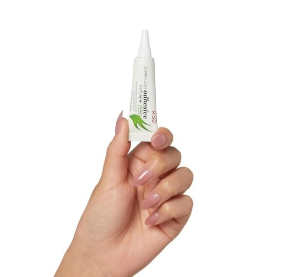 61Az-ArPinL._SL1500_.jpg KISS Clear Strip Lash Adhesive with Aloe, Dermatologist Tested, Formaldehyde Free, Non-Irritant, Contact Lens Friendly, Secure Hold, Contains Latex, with Control Nozzle Tip, 0.24 Ounce