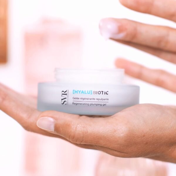 SVR HYALU Biotic Regenerating Plumping Gel. Intensive Moisturizer Face Gel with Hyaluronic Acid, Probiotics & Vitamin C, Anti-Wrinkle Face Cream & Eye Contour Care Day Cream