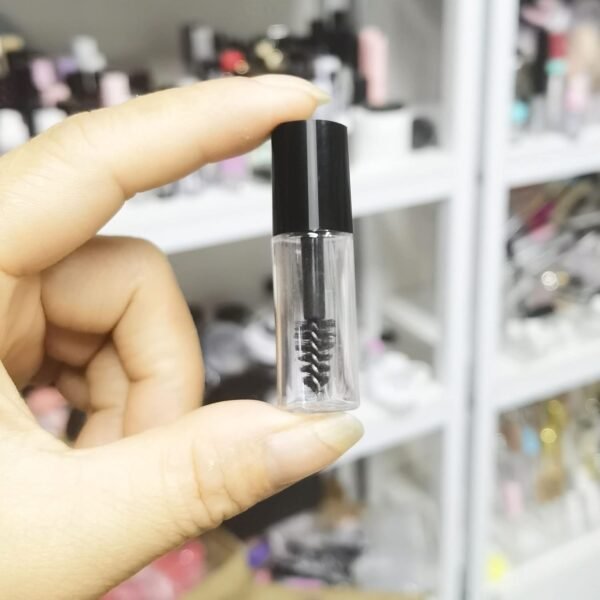 71EW25ykrhL._AC_SL1500_.jpg COSIDEA 29 PCS Empty Mini 3ml mascara tubes and wand for castor oil, Small Sample Size Eyelash Growth packing Tube container (29)