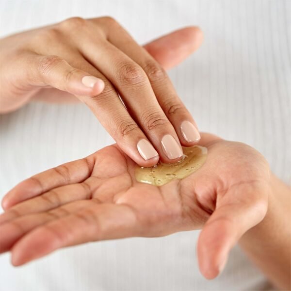 Neutrogena T/Sal Therapeutic Dandruff Shampoo, Scalp Build-Up Control, 3% Salicylic Acid, Scalp Psoriasis Treatment, Seborrheic Dermatitis Shampoo, Clears & Controls Flakes, Fragrance Free, 4.5 fl oz†