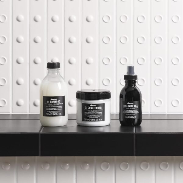 Davines OI All in One Milk | Hair Milk Spray | Powerful Hair Detangler + Hydrating Leave-In Treatment | Smoothes Frizzy Hair