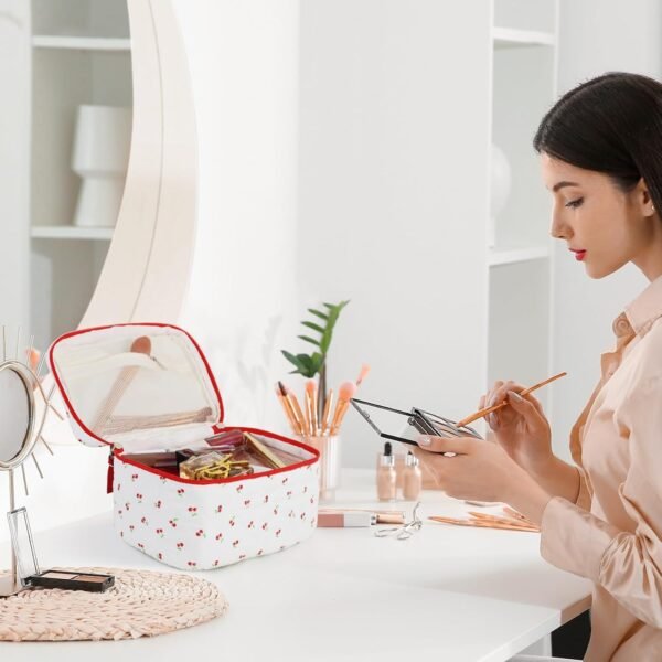 71ShNQoizQL._AC_SL1500_.jpg Prite Large Makeup Bag for Women Quilted Floral Cotton Cosmetic Bag Cute Coquette Aesthetic Floral Travel Toiletry Bag (Red Berries)