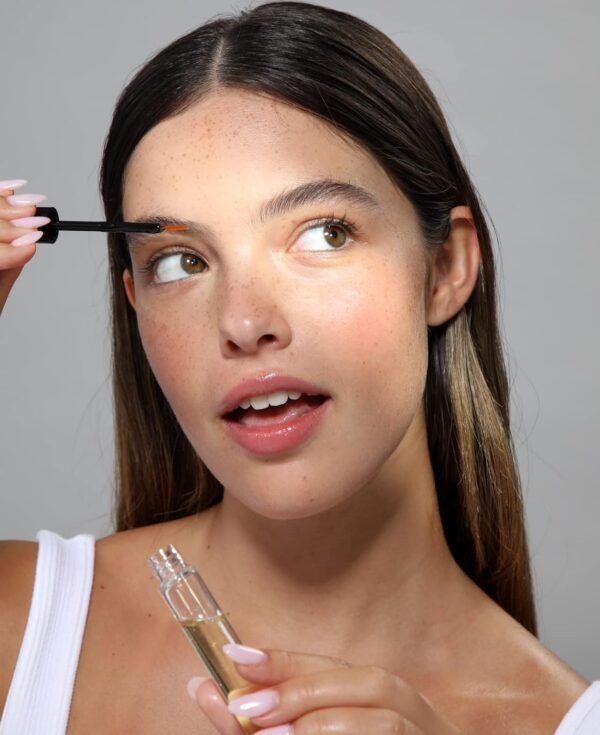 71WyoQAKwgL._SL1500_.jpg Cliganic Organic Castor Oil, 100% Pure (6oz with Eyelash Kit) - For Eyelashes, Eyebrows, Hair & Skin