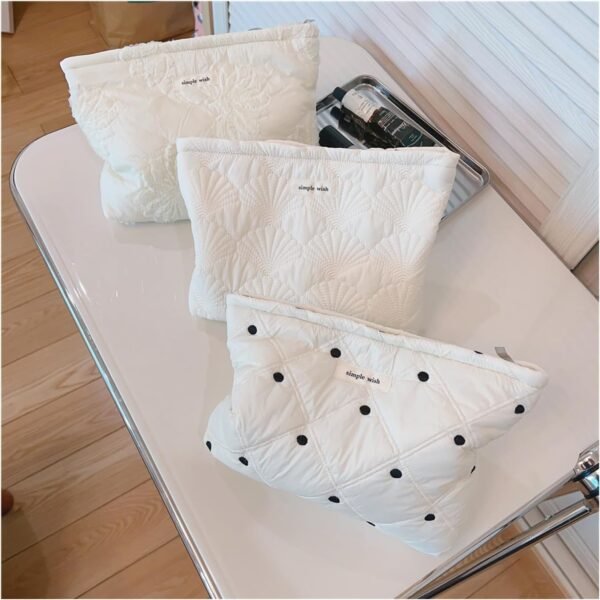 uekeboag White Quilted Cotton Makeup Pouch,Coquette Quilted Toiletry Bag for Women and Girls, Floral Coquette Organizer Bag, Aesthetic Travel Cosmetic Bags(03White Shells)