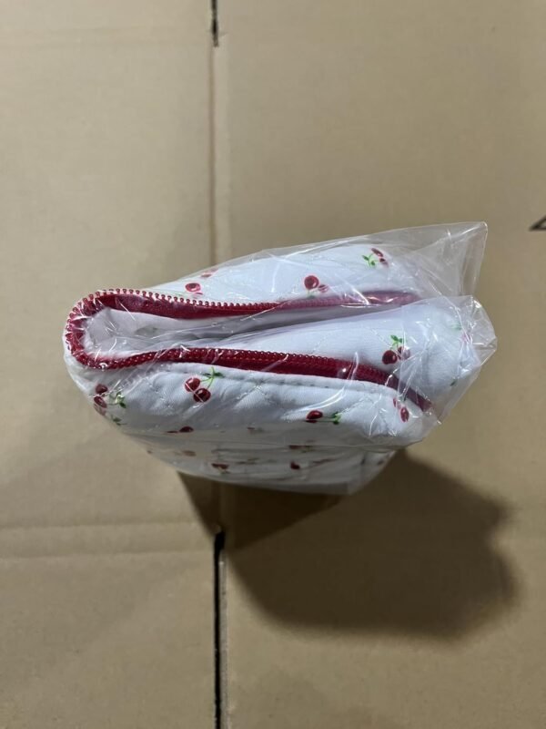 71tf9PmpVpL._AC_SL1500_.jpg Prite Large Makeup Bag for Women Quilted Floral Cotton Cosmetic Bag Cute Coquette Aesthetic Floral Travel Toiletry Bag (Red Berries)