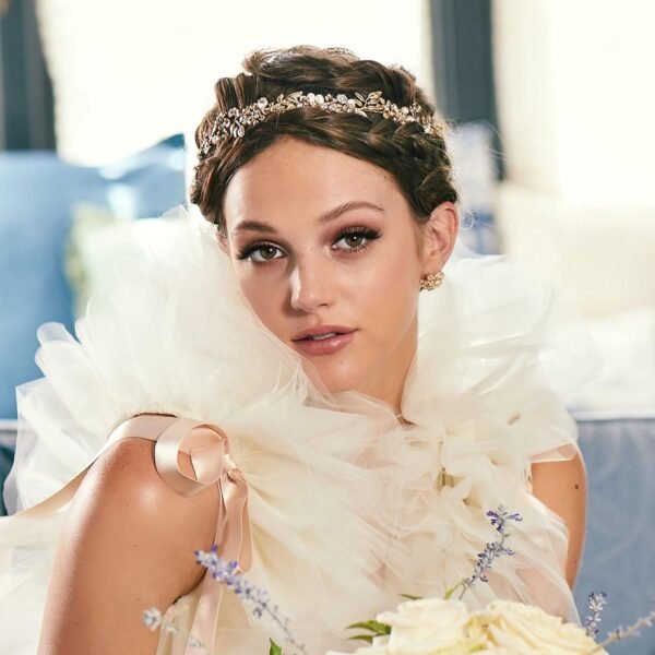 KISS Lash Couture The Muses Collection False Eyelashes, 'Noblesse', 12 mm, Handmade, Refined Faux Silk, Contact Lens Friendly, Easy to Apply, Includes 1 Pair Reusable Strip Lashes