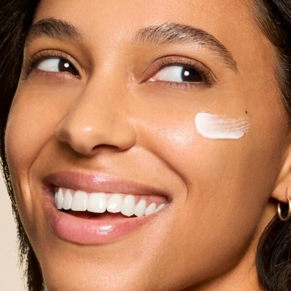 8172B4FGhvL._SL1500_.jpg Honest Beauty Hydrogel Cream with Hyaluronic Acid | Lightweight, Moisturizing Water Cream | Gentle for Sensitive Skin, Fragrance Free, Vegan | 1.7 fl oz