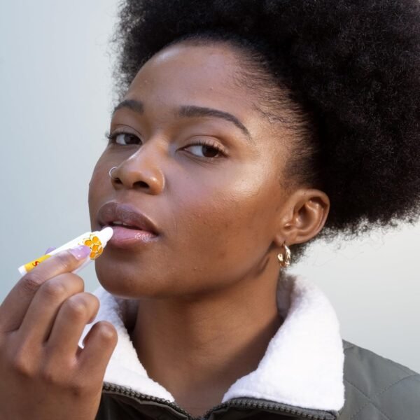 81AYdBIssL._SL1500_.jpg Burt's Bees Rescue Lip Relief, Honey Vanilla, Hydrating Lip Balm for Dry Cracked Lips, with Responsbily Sourced Beeswax and Shea Butter, 100% Natural Origin, 1 Squeezy Tube, 0.35oz