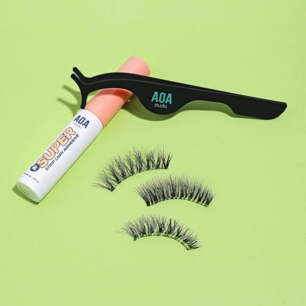 81XLKllkUZS._AC_SL1500_.jpg AOA Studio 6 Pairs Alexis Natural Handmade False Eyelashes with Glue and Tweezer Lash Kit Natural Volume Reusable Fake Eyelashes 100 Percent Handmade Cruelty Free