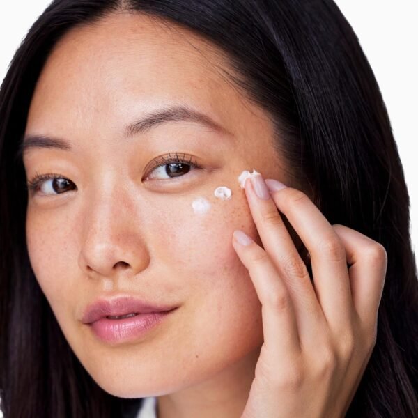 81aIpoj-XPL._SL1500_.jpg Clinique All About Eyes Lightweight Eye Cream With Vitamin C | Hydrating, Brightening, Depuffing + Dark Circle Reducing