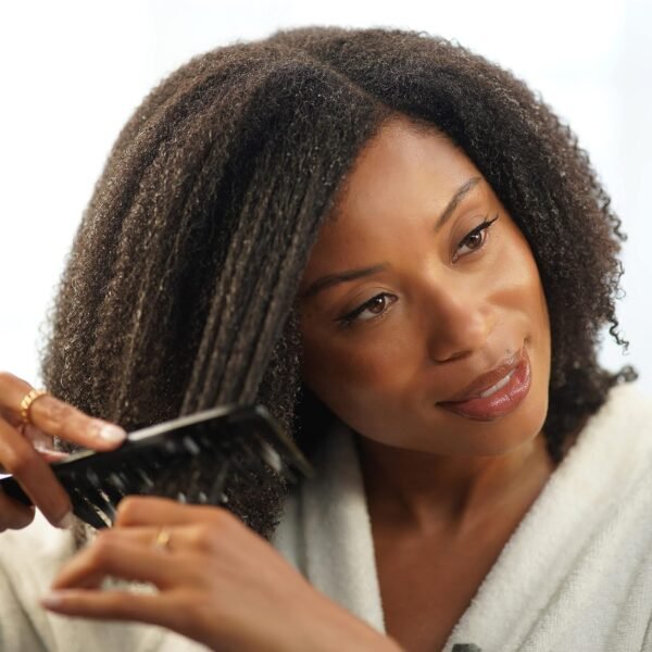 African Pride Moisture Miracle Pre-Shampoo Hair Detangler with Aloe & Coconut Water | Minimizes Breakage, Hydrates & Strengthens | Pre-Poo Treatment for Natural Coils & Curls | 18 oz.