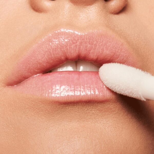 81xxJVg4xBL._SL1500_.jpg essence | The Super Balm Glossy Lip Treatment | 10 Hour Hydrating Lip Balm for Glossy Finish with Shea Butter & Vitamin E | Vegan & Cruelty Free