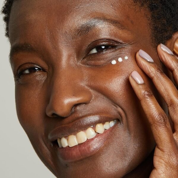 No7 Lift & Luminate Triple Action Under Eye Cream - Dark Circles Under Eye Treatment with Vitamin C & Collagen Peptide Technology - Helps Reduce Puffiness, Bags & the Appearance of Wrinkles (0.5 Oz)