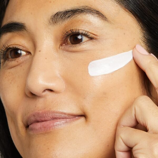 No7 Restore & Renew Multi Action Face & Neck Cream - Anti Aging Face Moisturizer with SPF 30 - Helps to Firm & Hydrate Crepey Skin - Formulated with Hyaluronic Acid, Peptides & Ceramides (1.69 Oz)