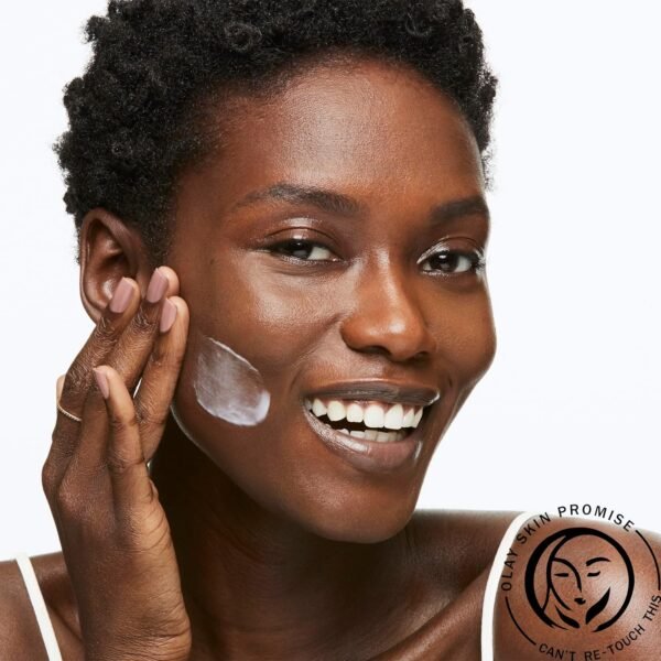 Olay Vitamin C MAX Face Moisturizer, Brightening Cream for Women, Hydrating, Evens Tone, Dark Spot & Hyperpigmentation Reduction, Glowing Skin Care - Niaciniamide, Peptides 1.7 Oz