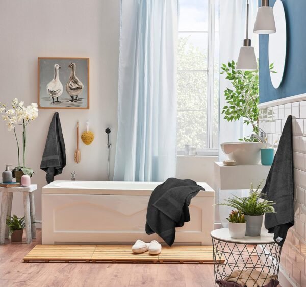 Utopia Towels 8 Piece Premium Towel Set, 2 Bath, 2 Hand, and 4 Wash Cloths, 600 GSM 100% Ring Spun Cotton, Highly Absorbent Towels for Bathroom, Gym, Hotel, and Spa, Black